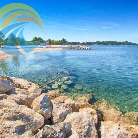 Ivan 41 아파트 풀라